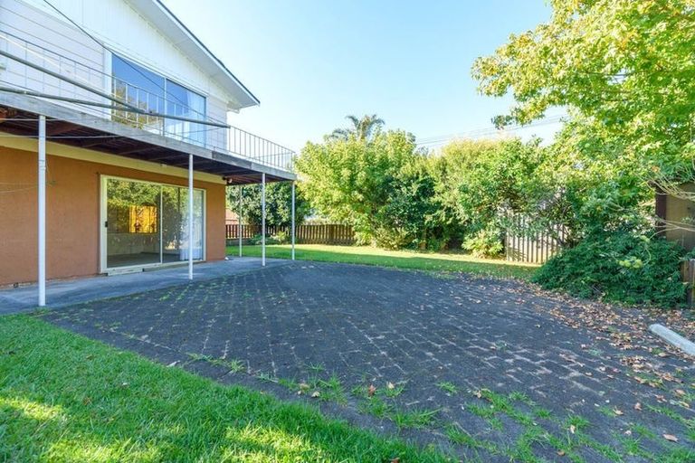 Photo of property in 51 Hepburn Road, Glendene, Auckland, 0602