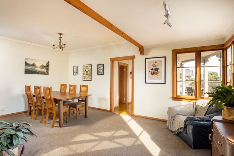 Photo of property in 180 Brooklands Road, Vogeltown, New Plymouth, 4310