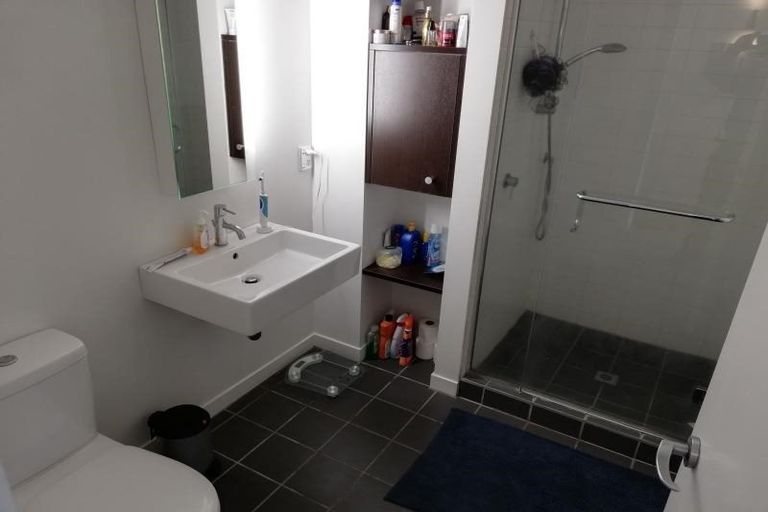 Photo of property in Montreaux Apartments, 9i/164 The Terrace, Wellington Central, Wellington, 6011