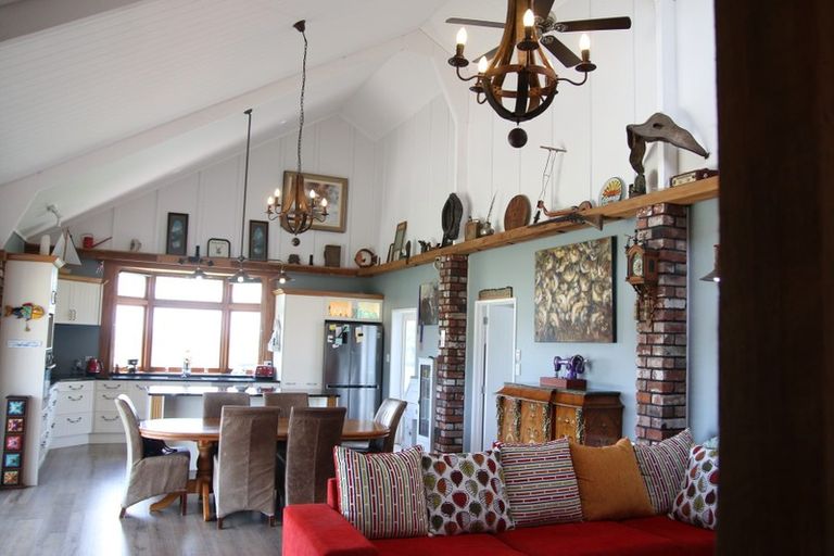 Photo of property in 323 Karioitahi Road, Karioitahi, Waiuku, 2683