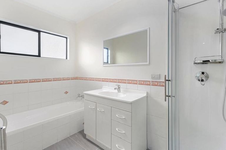 Photo of property in 1/12 Fairview Road, Papatoetoe, Auckland, 2025