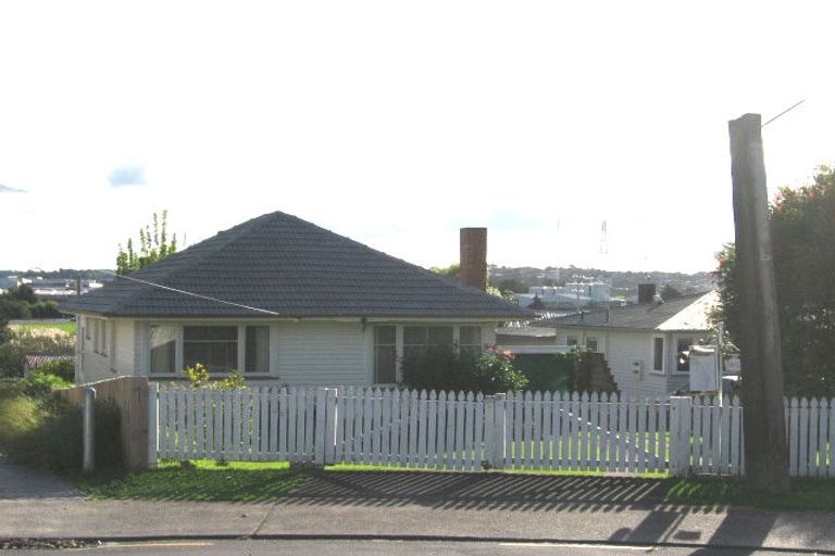 Photo of property in 40 Toru Street, Te Atatu Peninsula, Auckland, 0610