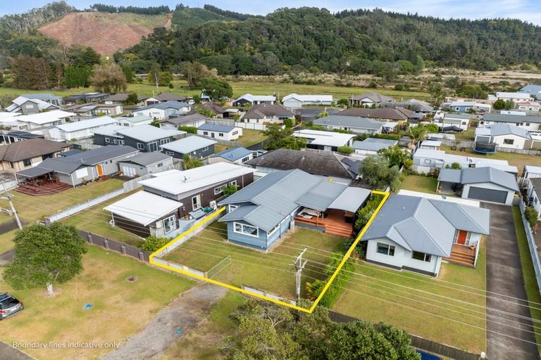Photo of property in 225 Port Road, Whangamata, 3620