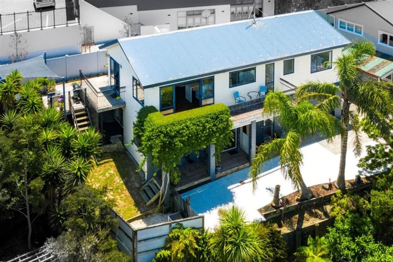 Photo of property in 2/982 East Coast Road, Northcross, Auckland, 0632