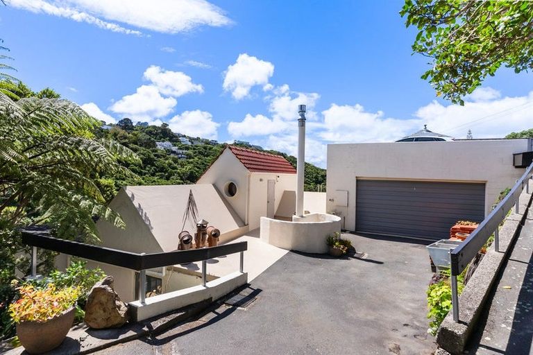 Photo of property in 74 Ranui Crescent, Khandallah, Wellington, 6035
