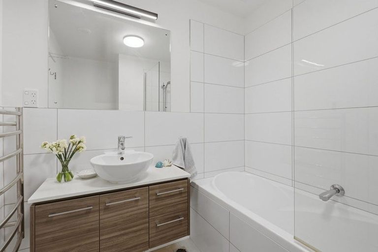 Photo of property in 73 Parkside Drive, Orewa, 0931