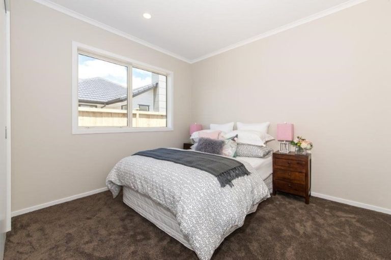 Photo of property in 11 Paso Fino Crescent, Karaka, Papakura, 2113