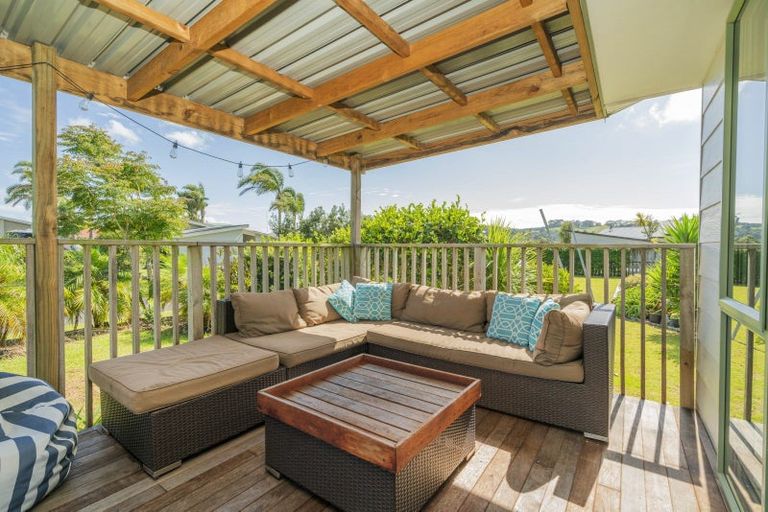 Photo of property in 23 Hawk Hill Crescent, Cooks Beach, Whitianga, 3591