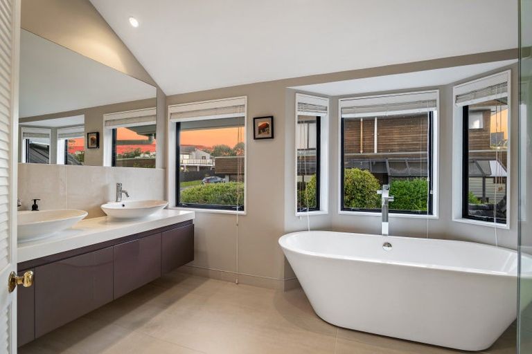 Photo of property in 28 Bellbird Rise, Murrays Bay, Auckland, 0630