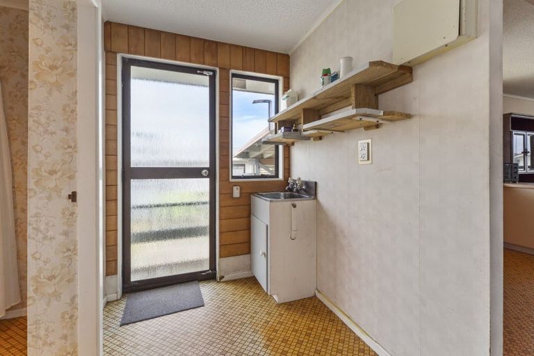 Photo of property in 15 Hewson Crescent, Otaki Beach, Otaki, 5512