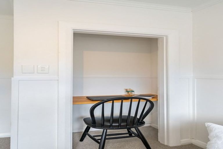 Photo of property in 25 Tuatoru Street, Eastbourne, Lower Hutt, 5013