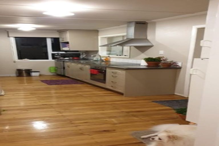 Photo of property in 2 Kelkirk Street, Kelston, Auckland, 0602