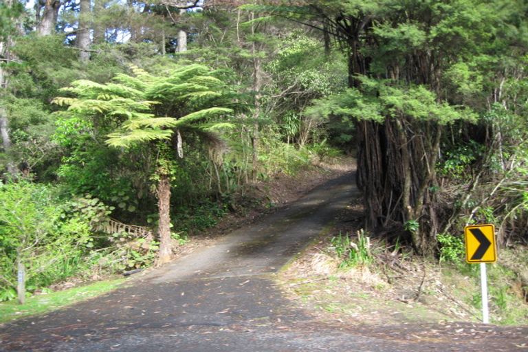 Photo of property in 657-661 Huia Road, Parau, Auckland, 0604