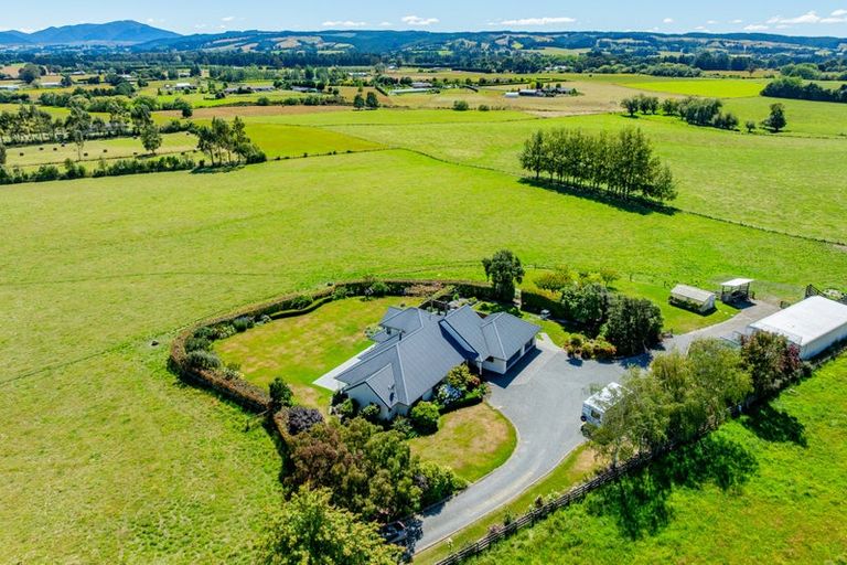 Photo of property in 132 Round Hill Road, Loburn, 7472