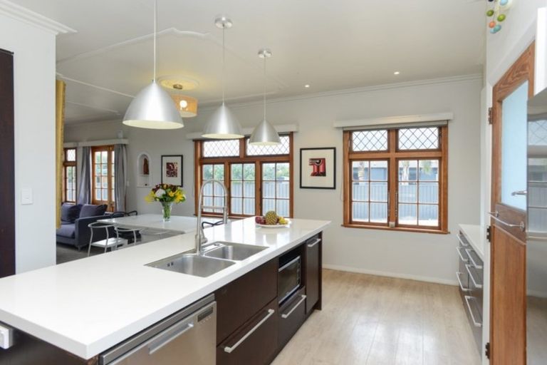 Photo of property in 42 Ferry Road, Clive, 4102