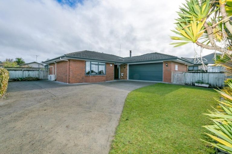 Photo of property in 6 Limousin Place, Grandview Heights, Hamilton, 3200