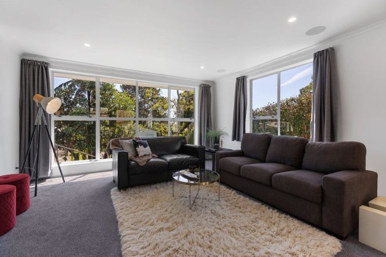 Photo of property in 5 Brixham Place, Merrilands, New Plymouth, 4312