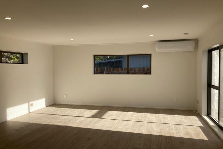 Photo of property in 10 Gulliver Place, Conifer Grove, Takanini, 2112