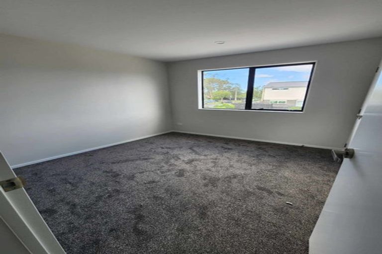 Photo of property in 2/32 Yeovil Road, Te Atatu Peninsula, Auckland, 0610