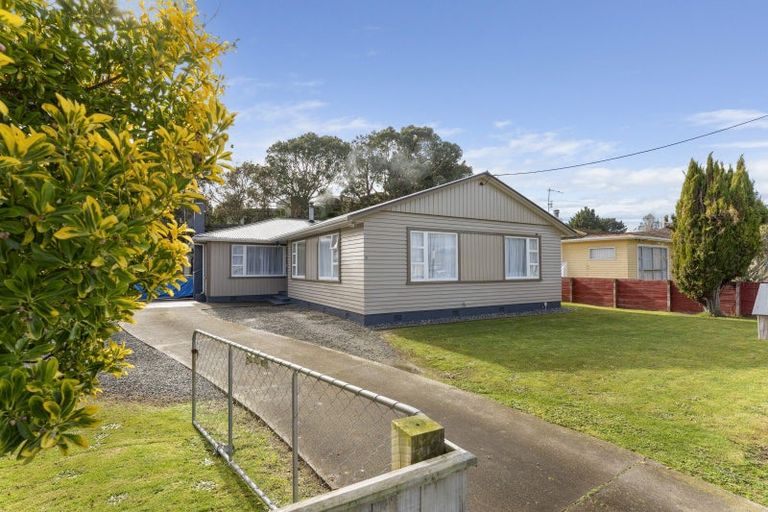 Photo of property in 8 Hulke Street, Foxton, 4814