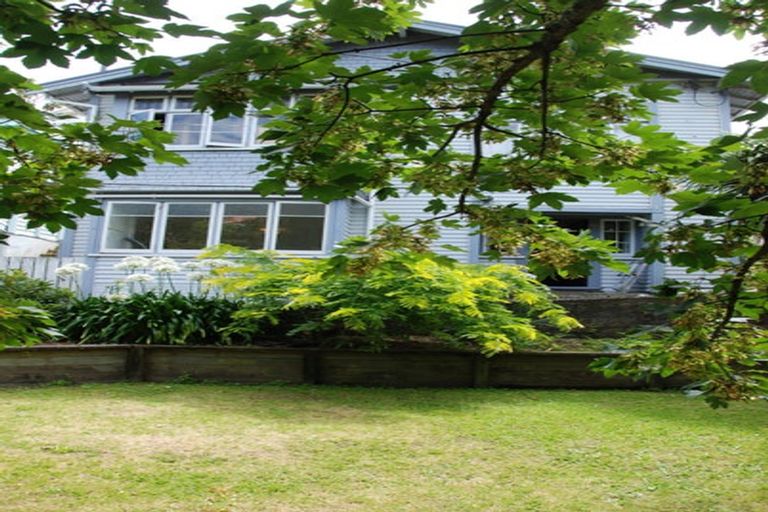 Photo of property in 104 Glenmore Street, Northland, Wellington, 6012