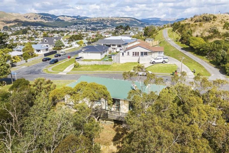 Photo of property in 2 Doncaster Terrace, Ascot Park, Porirua, 5024