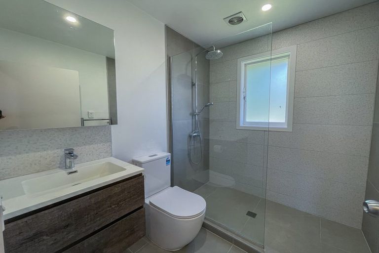 Photo of property in 39 Fairclough Road, Beach Haven, Auckland, 0626