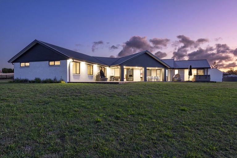 Photo of property in 25 Sarona Park Drive, Omanawa, Tauranga, 3171