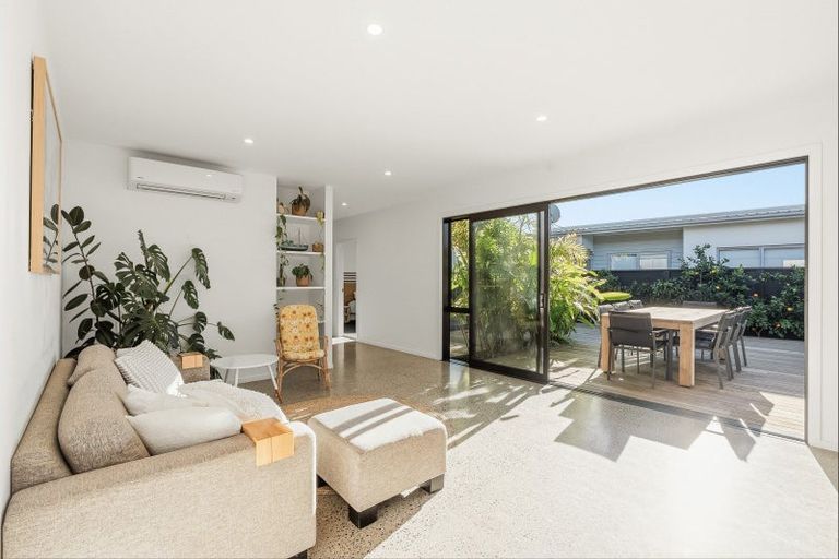 Photo of property in 15 Awatira Drive, Papamoa Beach, Papamoa, 3118