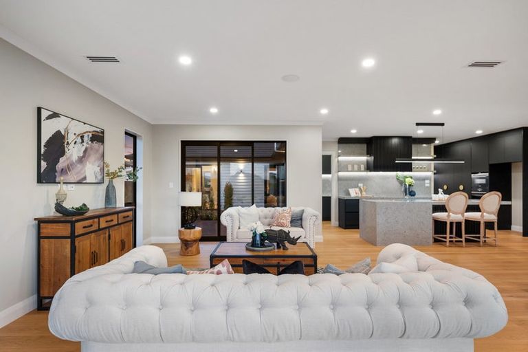 Photo of property in 56 Kewa Road, Albany Heights, Auckland, 0632