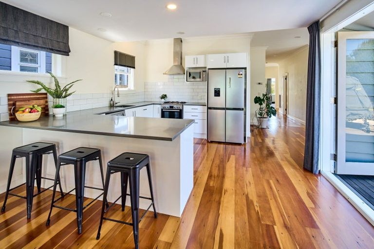 Photo of property in 22 Central Terrace, Alicetown, Lower Hutt, 5010