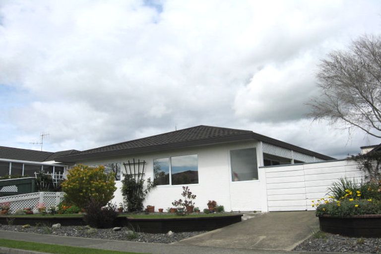 Photo of property in 1/11 Stead Crescent, Stoke, Nelson, 7011