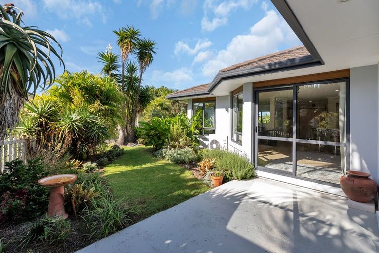 Photo of property in 55 Pyle Road West, One Tree Point, 0118