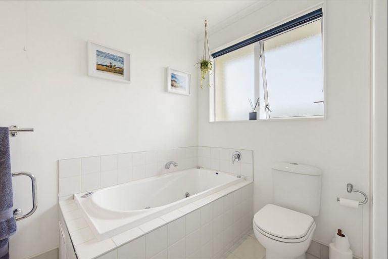 Photo of property in 22 Gray Avenue, Paraparaumu Beach, Paraparaumu, 5032