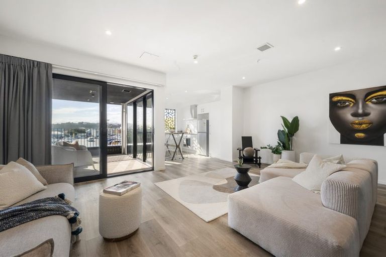 Photo of property in 206/2 Onepu Road, Kilbirnie, Wellington, 6022