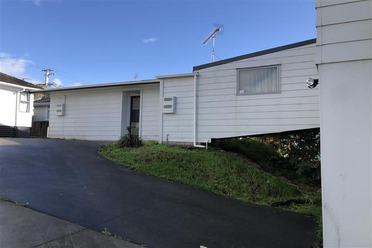 Photo of property in 2/25 Christmas Road, Manurewa, Auckland, 2102