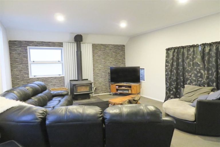 Photo of property in 4 Aotea Crescent, Gore, 9710