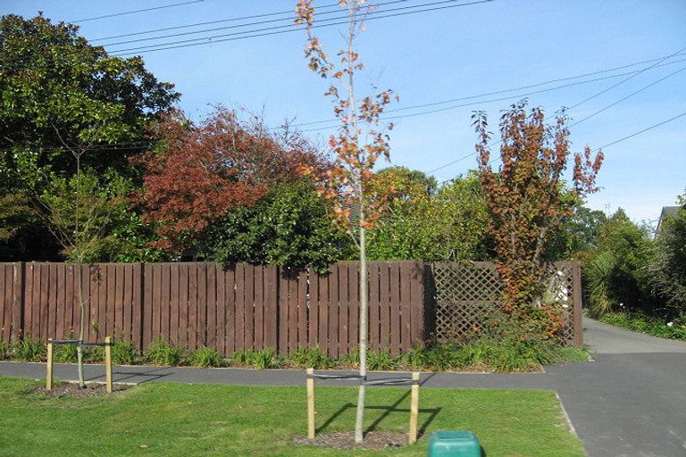 Photo of property in 4 Chilcombe Street, Ilam, Christchurch, 8041