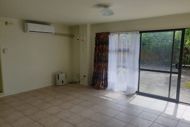 Photo of property in 38 Banyan Drive, Totara Heights, Auckland, 2105