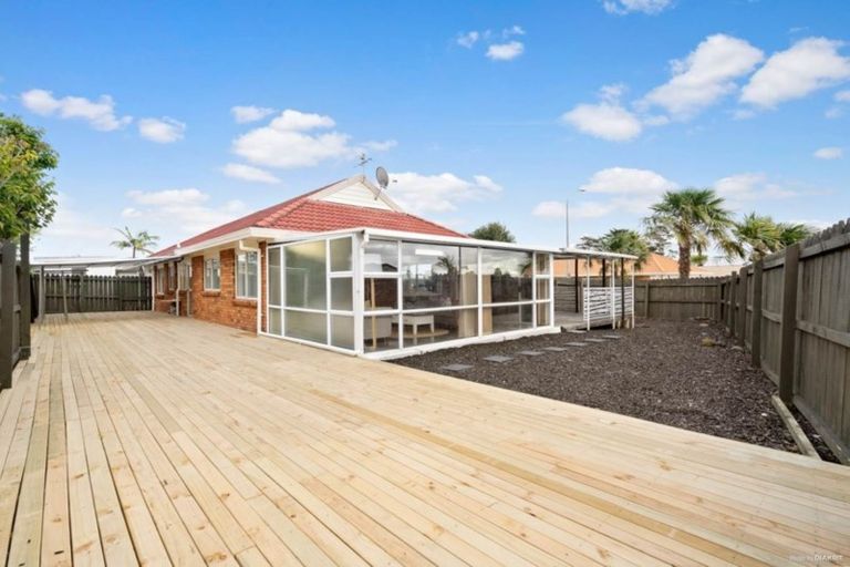 Photo of property in 2 Tullis Place, Burswood, Auckland, 2013