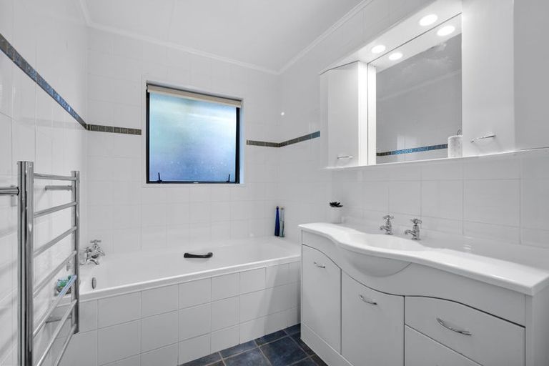 Photo of property in 161 Royal Park Drive, Parklands, Christchurch, 8083