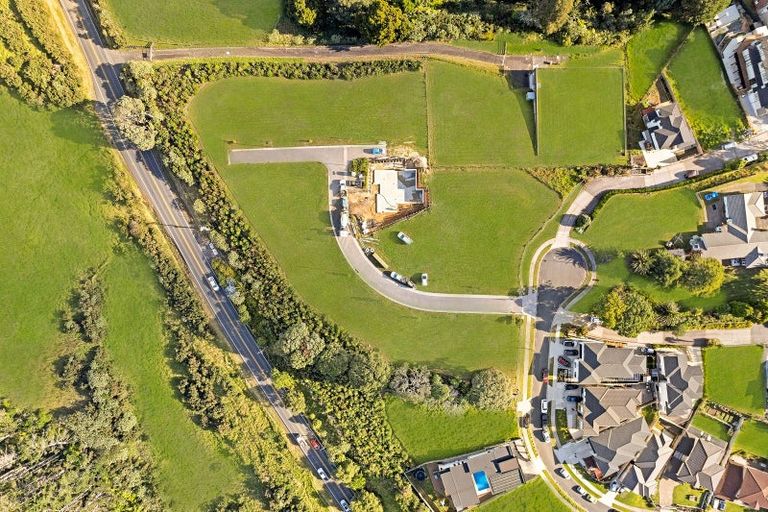 Photo of property in 40 Henriette Place, Totara Park, Auckland, 2105