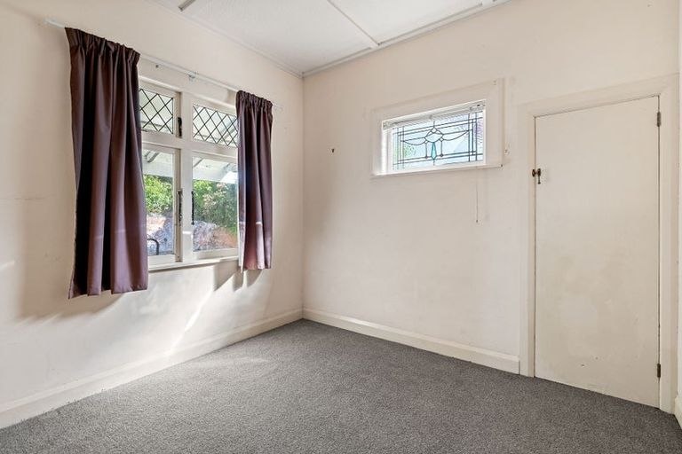 Photo of property in 9 Hungerford Road, Lyall Bay, Wellington, 6022