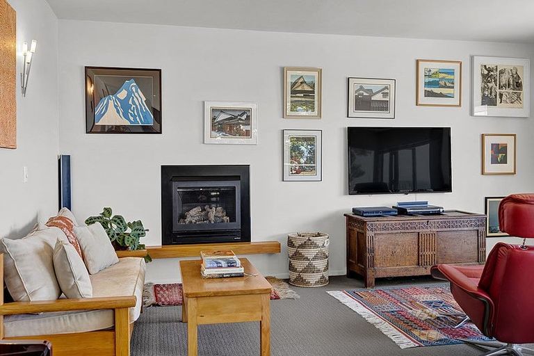 Photo of property in 70a Morley Street, New Plymouth, 4310