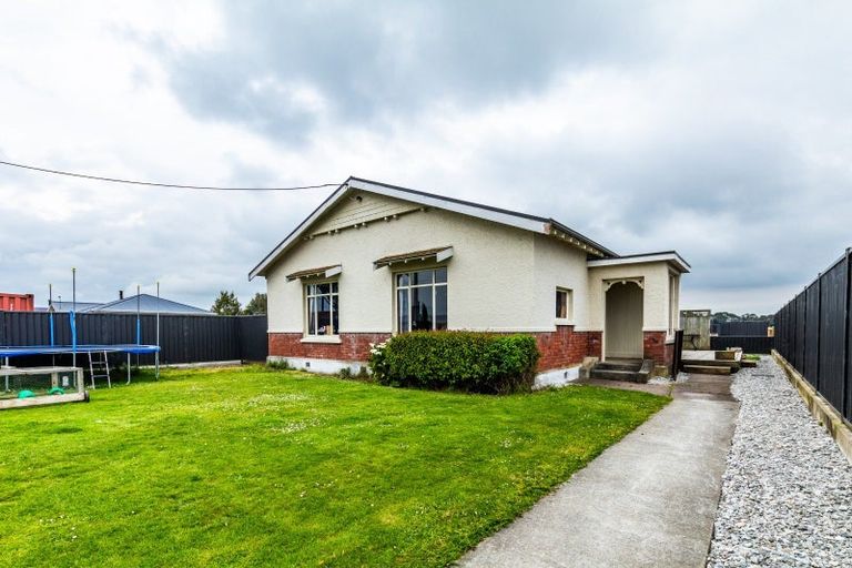 Photo of property in 24 Park Street, Winton, 9720