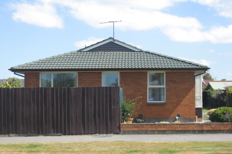 Photo of property in 1/393 Harewood Road, Bishopdale, Christchurch, 8053