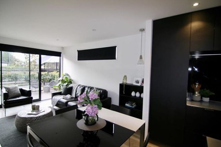 Photo of property in 138e Holly Road, St Albans, Christchurch, 8014