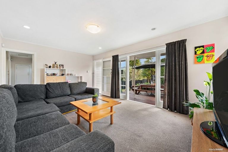 Photo of property in 18 Alma Street, Te Atatu South, Auckland, 0610
