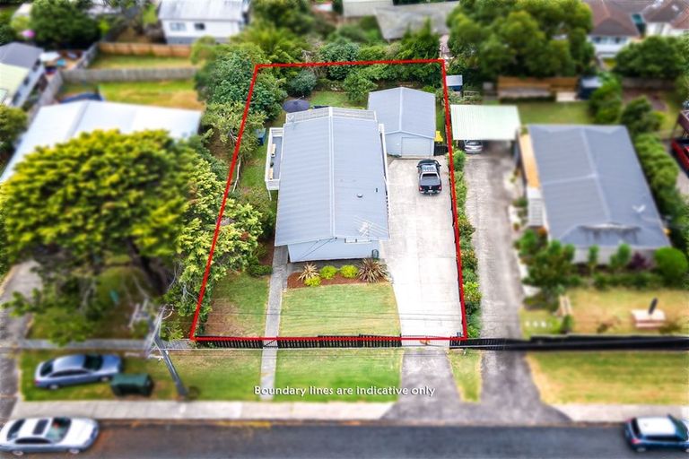 Photo of property in 100 Awaroa Road, Sunnyvale, Auckland, 0612