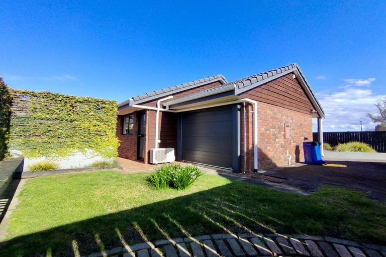 Photo of property in 2/11 Taharoto Road, Takapuna, Auckland, 0622